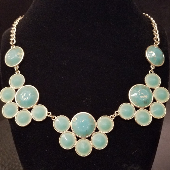 Vintage Gold-tone Necklace and Earring set - Picture 3 of 5